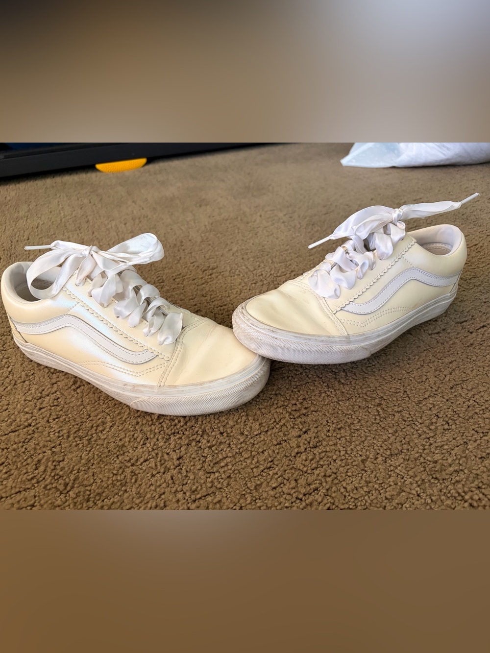 Vans Women's Low-Top Sneakers in White